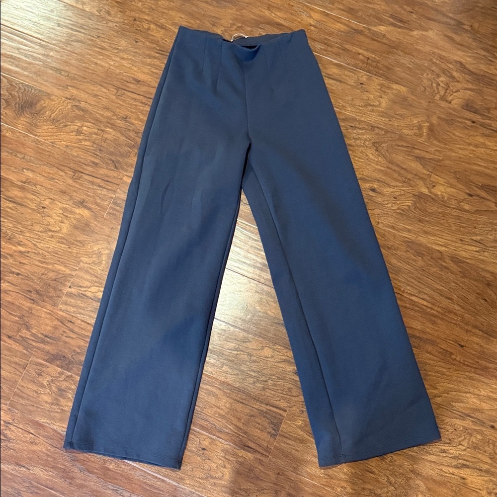 Zara Straight Leg Pants- Size medium like new
